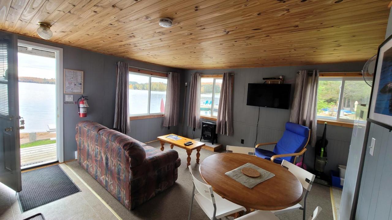Parkway Cottage Resort And Trading Post Dwight Buitenkant foto