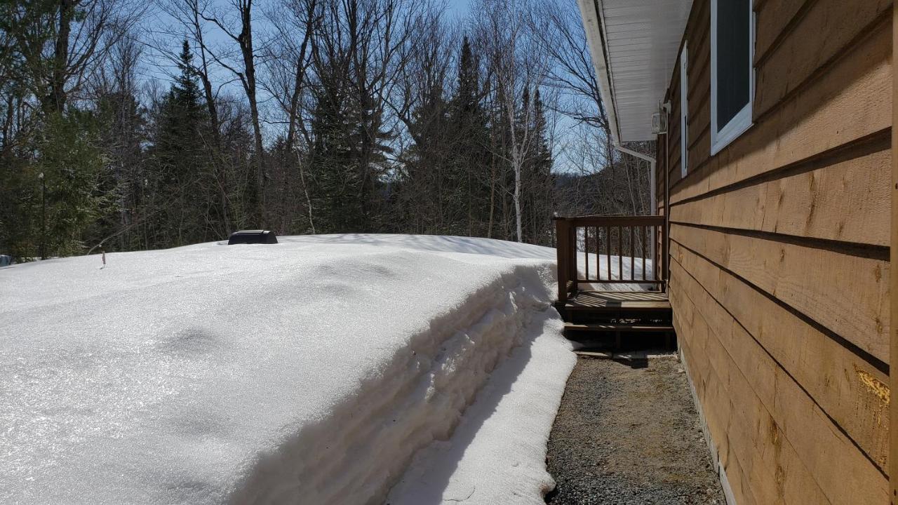 Parkway Cottage Resort And Trading Post Dwight Buitenkant foto