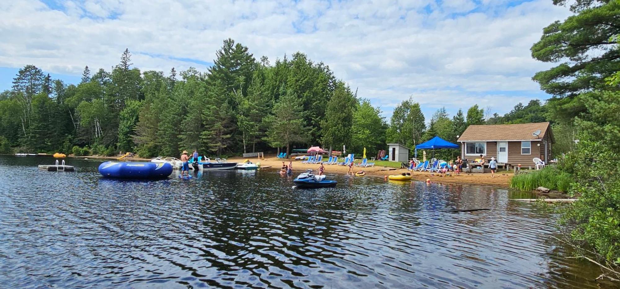 Parkway Cottage Resort And Trading Post Dwight Buitenkant foto