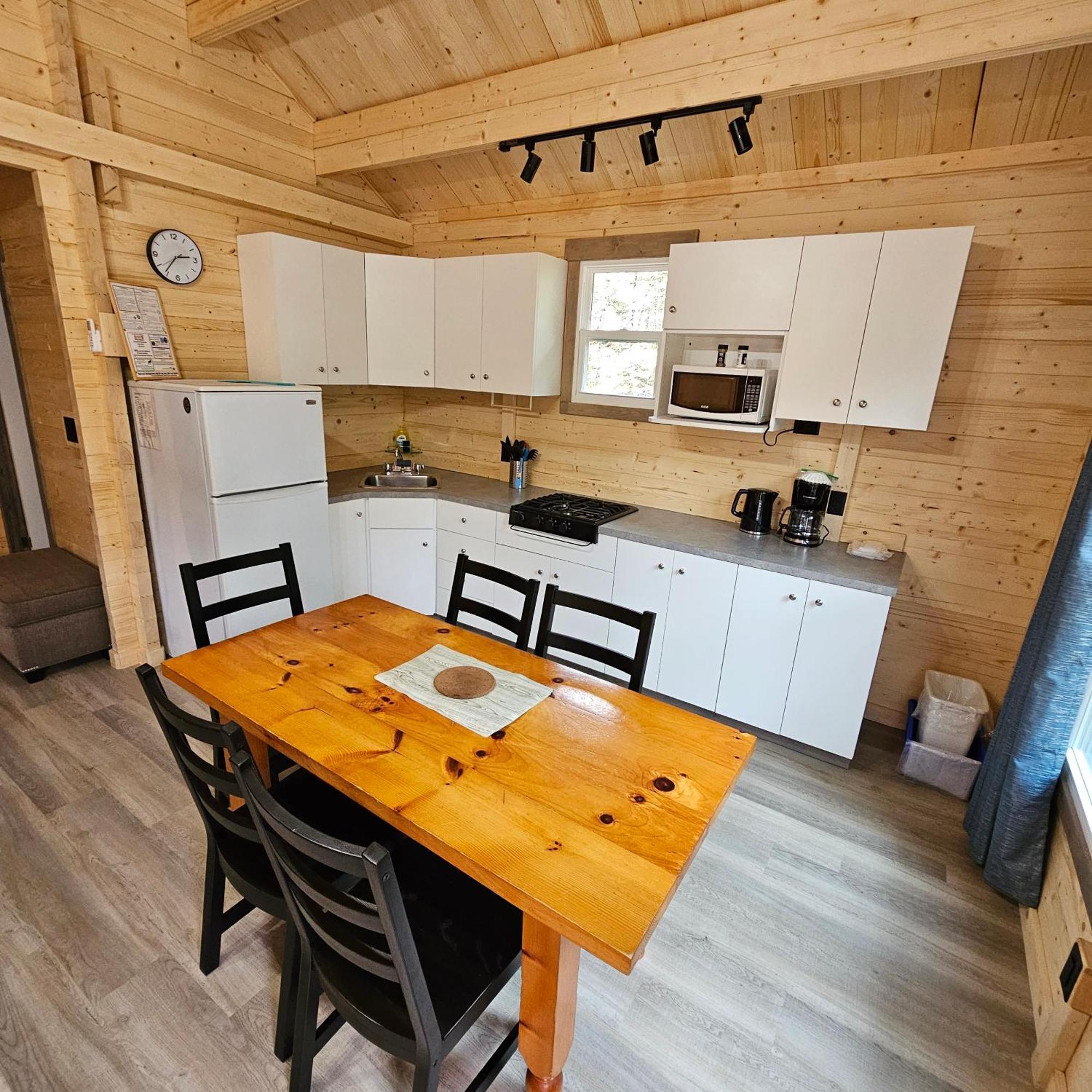 Parkway Cottage Resort And Trading Post Dwight Buitenkant foto
