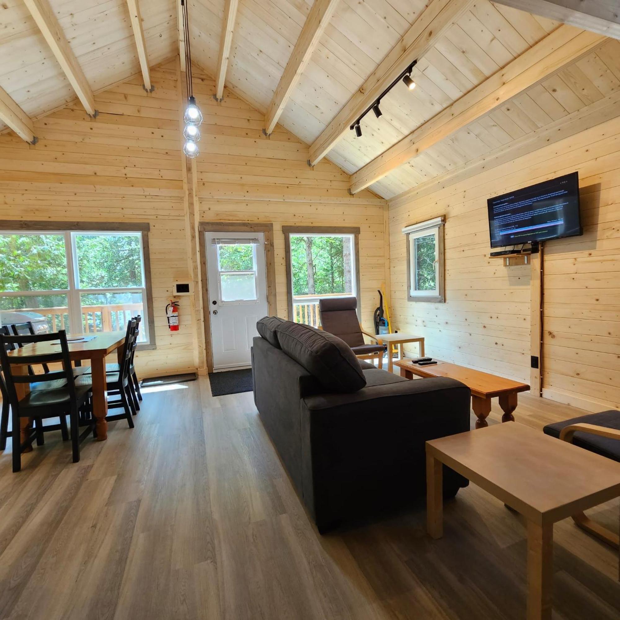 Parkway Cottage Resort And Trading Post Dwight Buitenkant foto