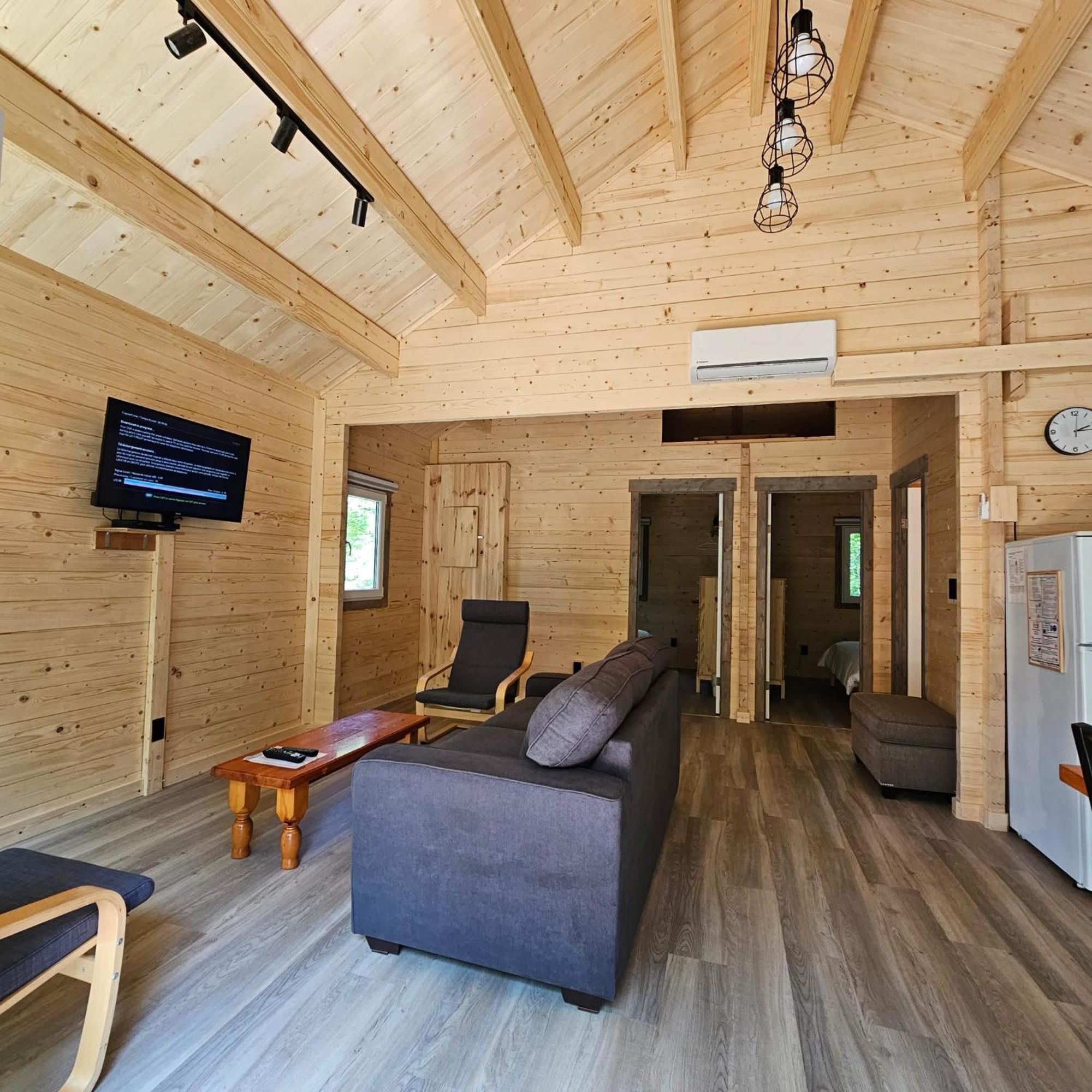 Parkway Cottage Resort And Trading Post Dwight Buitenkant foto