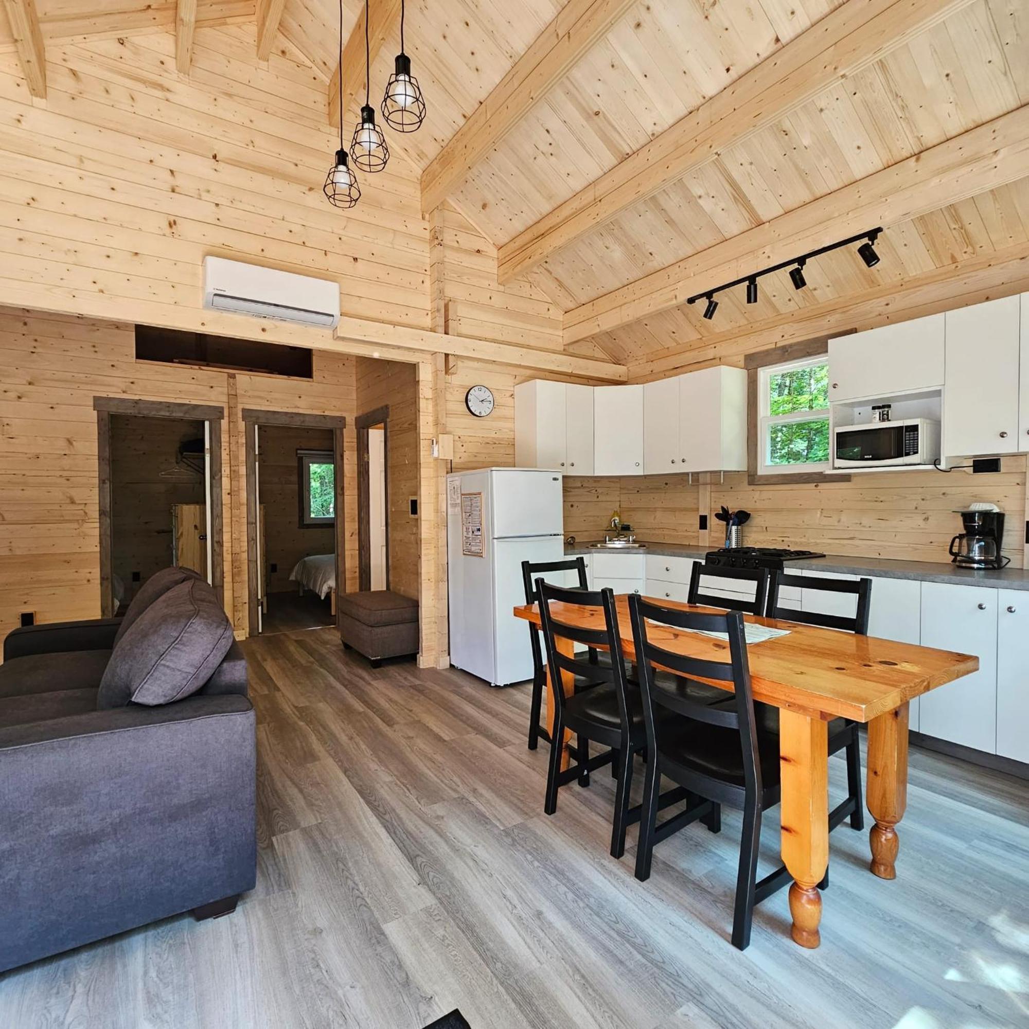 Parkway Cottage Resort And Trading Post Dwight Buitenkant foto